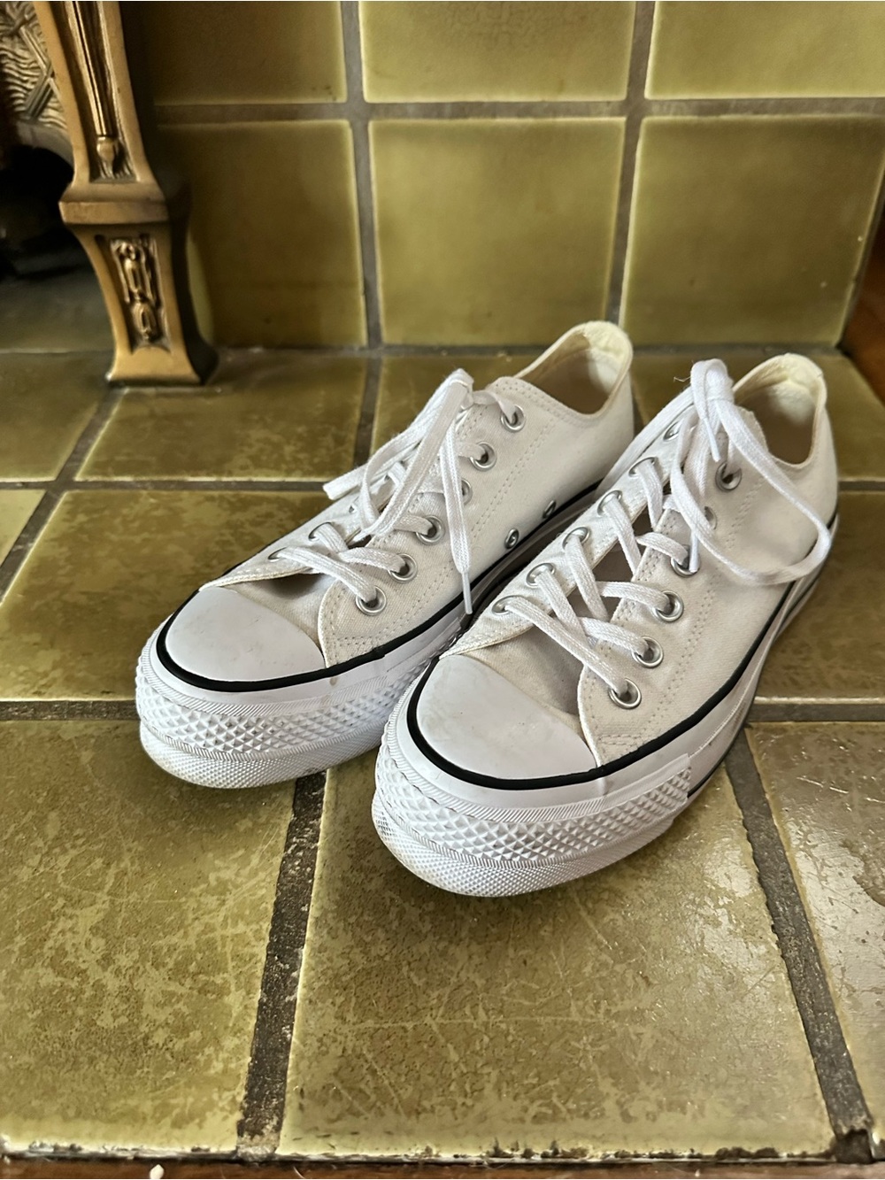 [converse] platform White Low-Top Canvas Sneakers